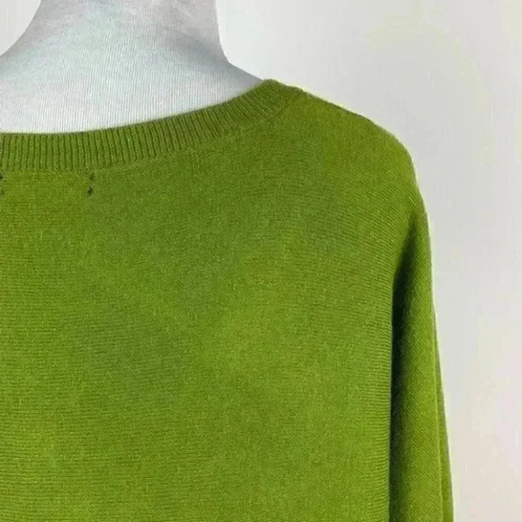 New York and Co sweater size XS Green V-neck Dolan - Picture 7 of 12